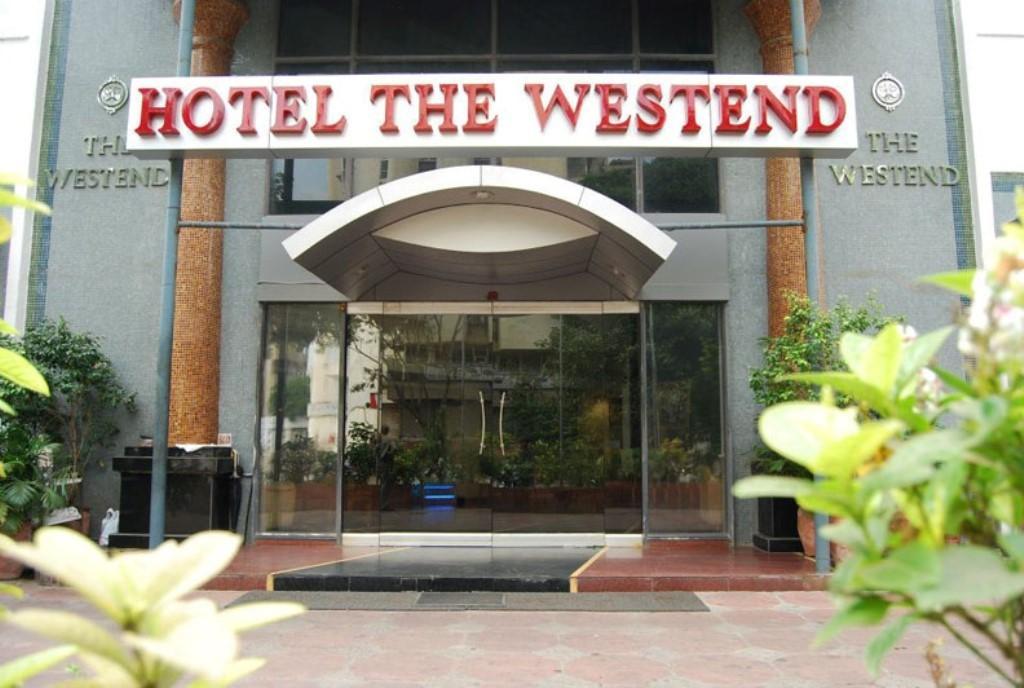 Hotel The Westend Ahmedabad Eksteriør billede