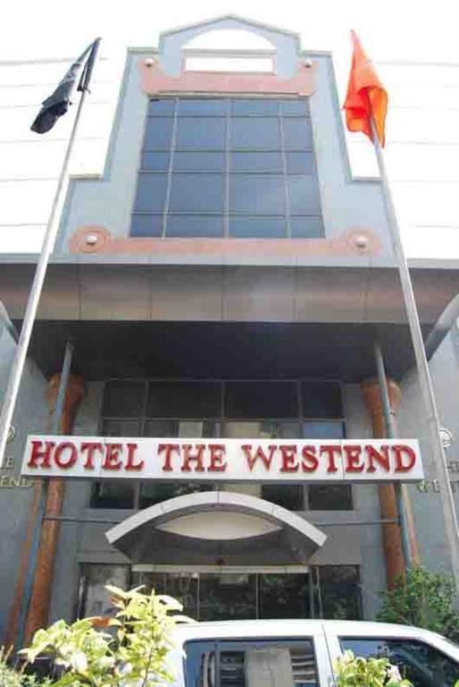 Hotel The Westend Ahmedabad Eksteriør billede