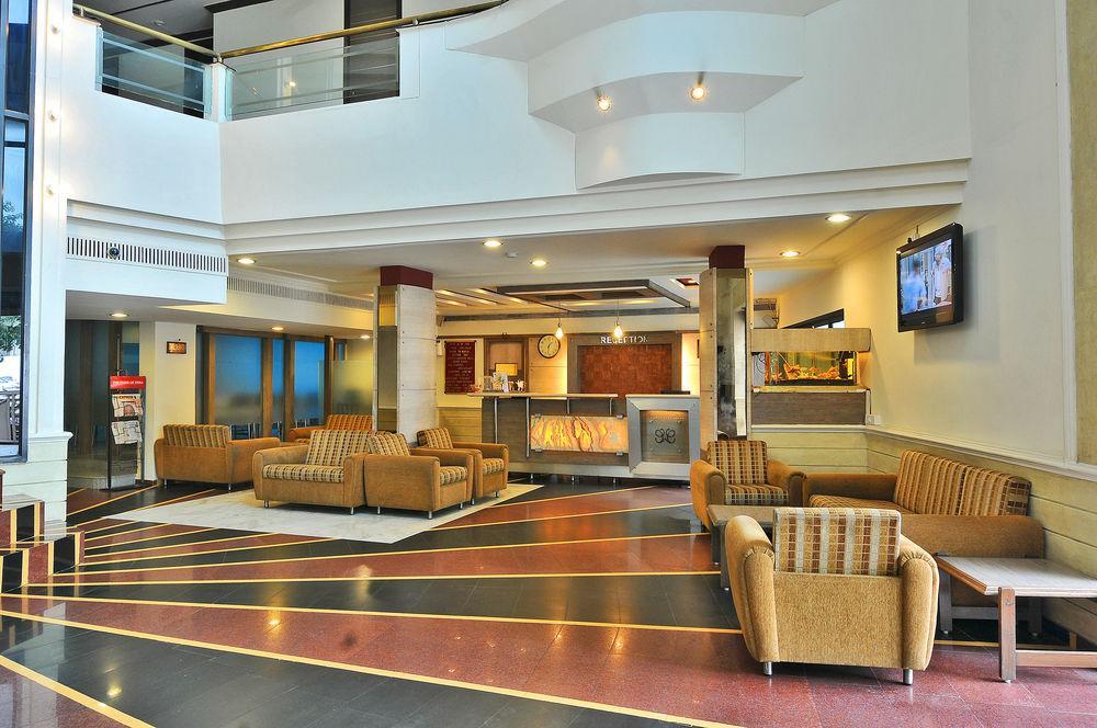 Hotel The Westend Ahmedabad Eksteriør billede
