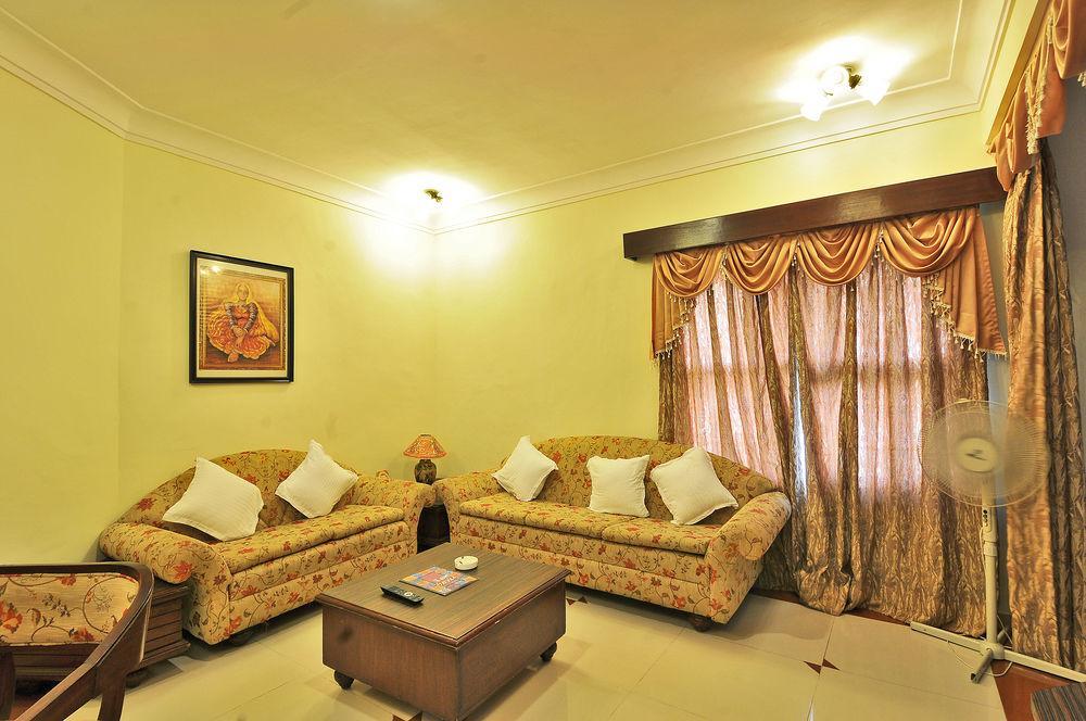 Hotel The Westend Ahmedabad Eksteriør billede