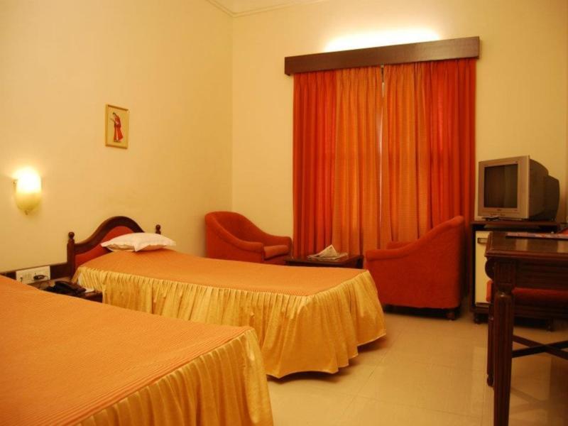 Hotel The Westend Ahmedabad Eksteriør billede
