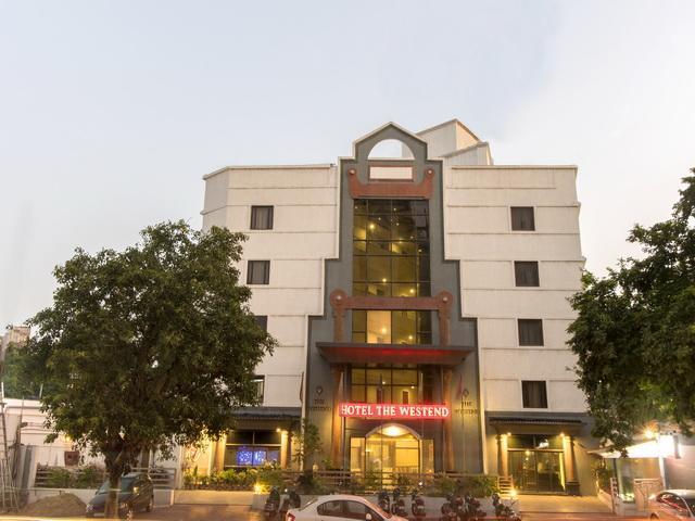 Hotel The Westend Ahmedabad Eksteriør billede
