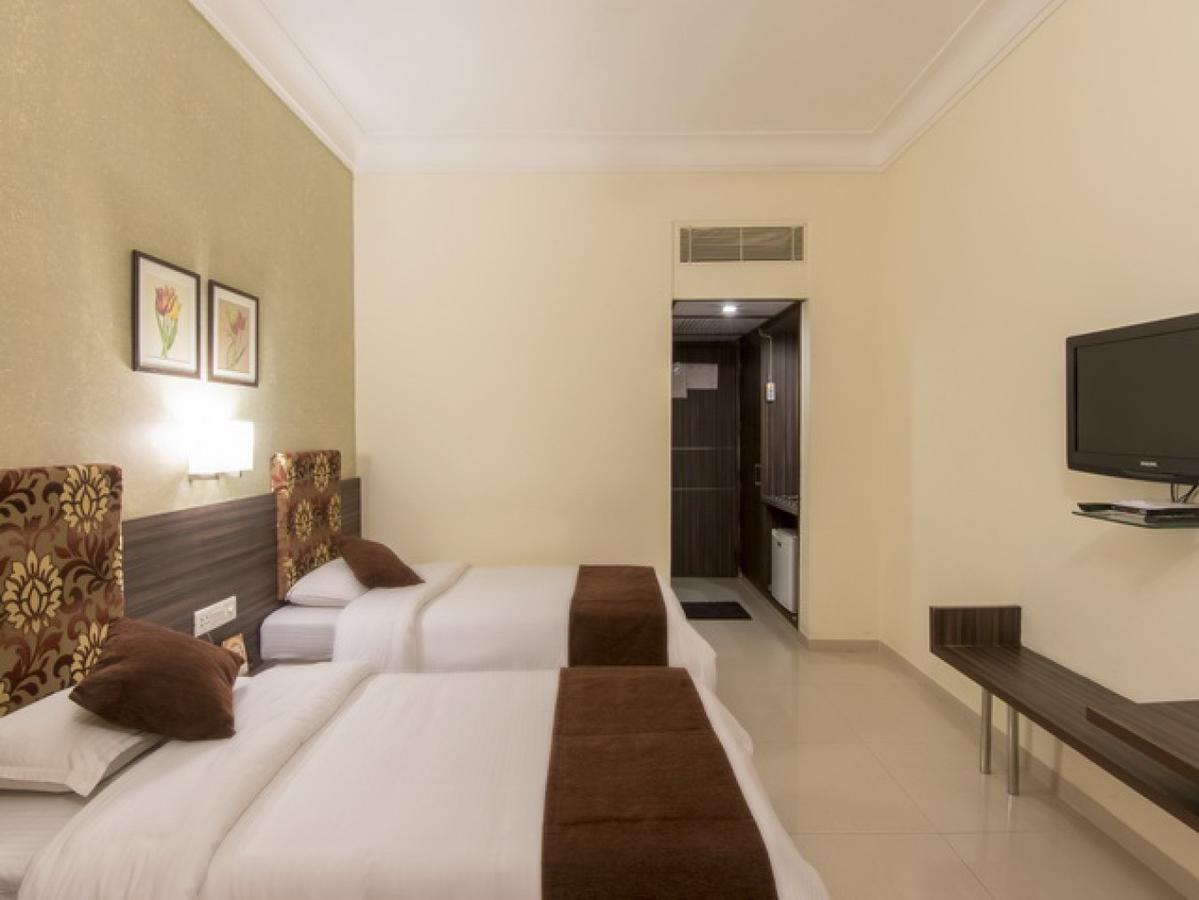 Hotel The Westend Ahmedabad Eksteriør billede