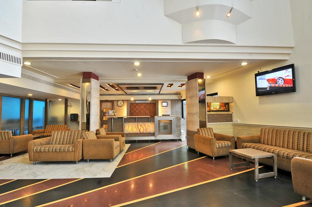 Hotel The Westend Ahmedabad Eksteriør billede
